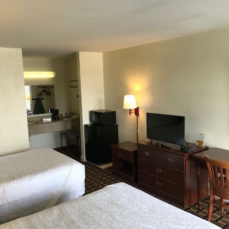 Scottish Inns Augusta Bagian luar foto