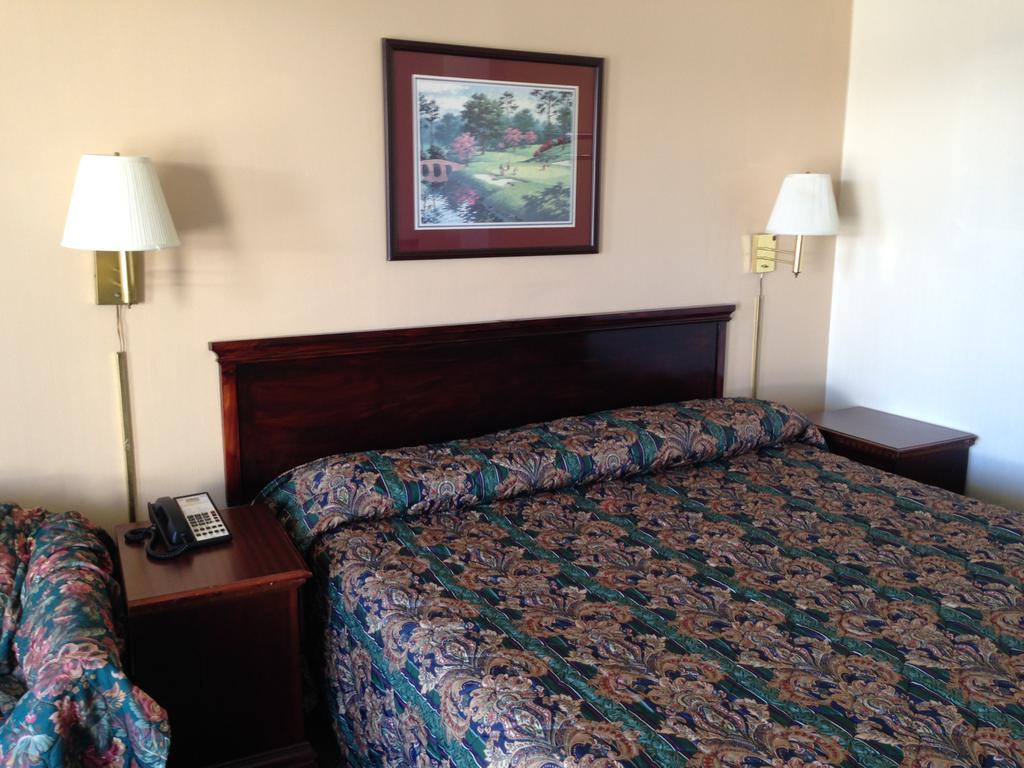 Scottish Inns Augusta Bagian luar foto