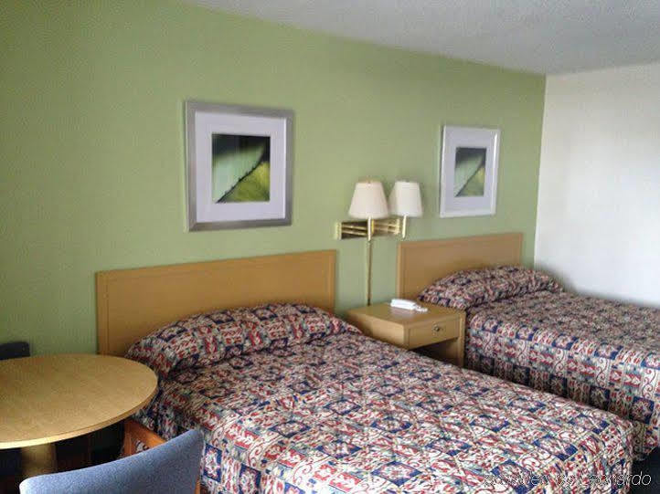 Scottish Inns Augusta Bagian luar foto