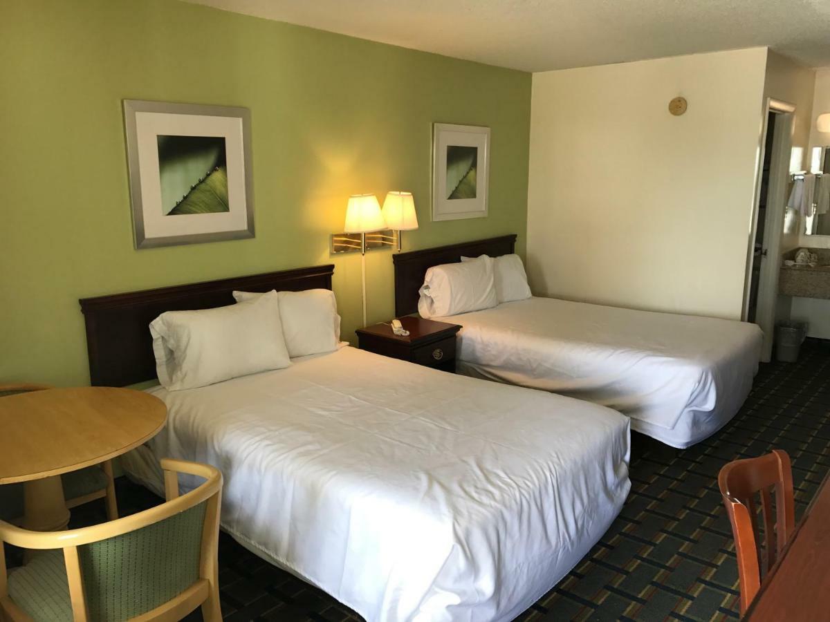 Scottish Inns Augusta Bagian luar foto