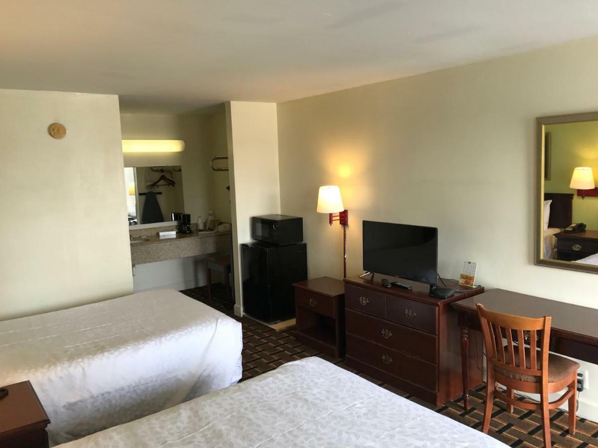Scottish Inns Augusta Bagian luar foto
